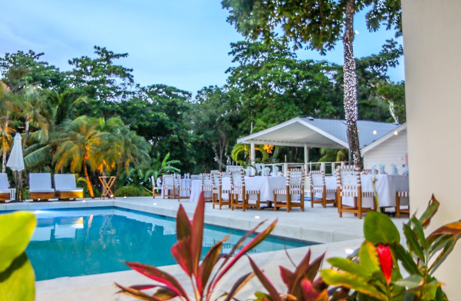Luna Beach Luxury Boutique Beach Front Resort Jobs Bight Екстер'єр фото